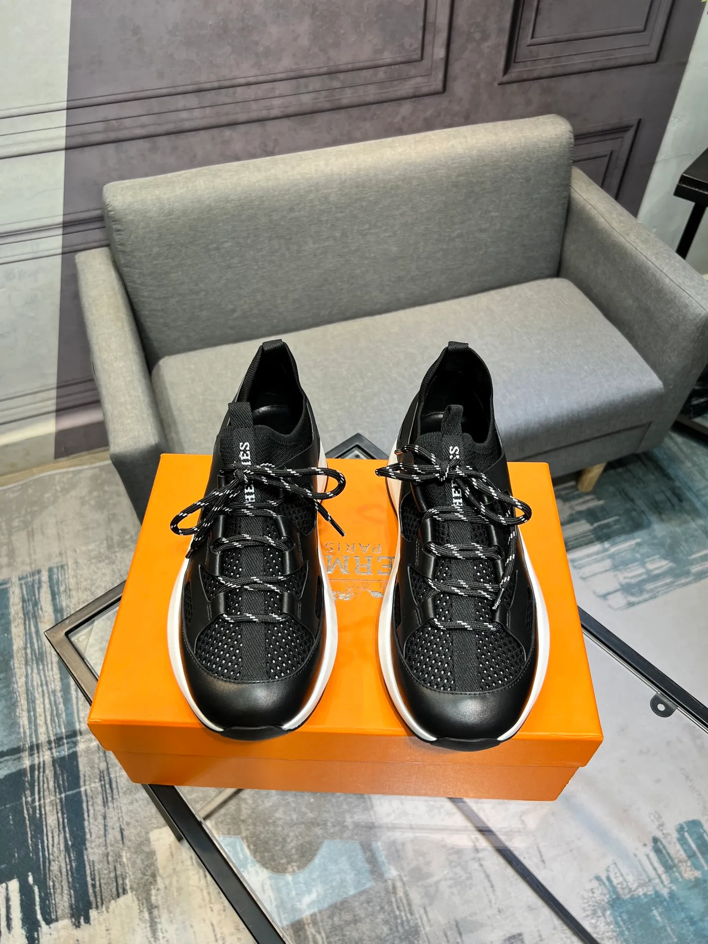 💰¥720 HERMES Men’s rest sneakers! -High-end quality original casual sports shoes -Upper: high nappa calfskin, forging technology, knitted fabric, shoe brand webbing, injection molded brand logo -Inner: foot pad; water-dyed cowhide -Outsole: ultra-light TPU·rubber; two-color molded outsole -Ultra-high quality control·fine workmanship: highlighted (high-end·luxury·grade) Size: 38-44 (45 46 customized)